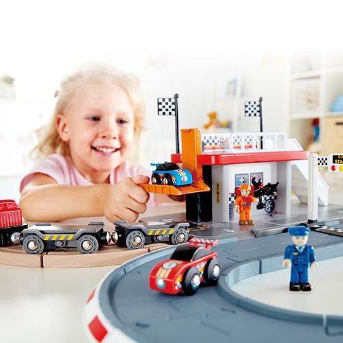 【網路限定】德國Hape 火車軌道賽車場套組