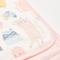 萌貓樂園小蓋被 71x110cm (彈性布 )