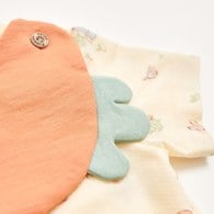 野餐比得短袖前開包屁衣 (天絲洞感緹花布+精品竹節棉布)