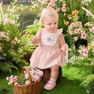 小香兔蕾絲刺繡荷葉邊袖背心兔裝